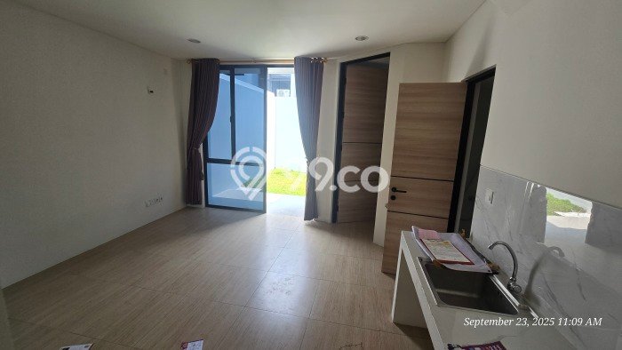 Disewakan! Rumah 3 Kamar Tidur &
4 Kamar Mandi di Cikarang, Bekasi Disewakan! Rumah 3 Kamar Tidur &
4 Kamar Mandi di Cikarang, Bekasi