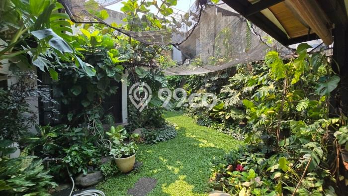 Dijual Rumah Mewah Megah Dengan View Eksklusif di Pulomas, Jakarta Timur Dijual Rumah Mewah Megah Dengan View Eksklusif di Pulomas, Jakarta Timur