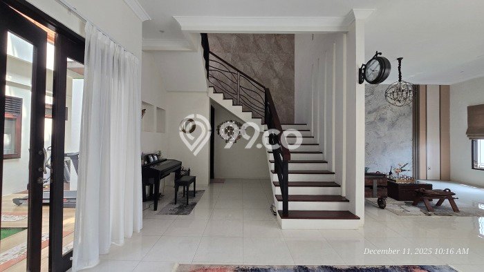 Jual Rumah Luas Elegan Dengan View Eksklusif di Jati Asih, Bekasi Jual Rumah Luas Elegan Dengan View Eksklusif di Jati Asih, Bekasi