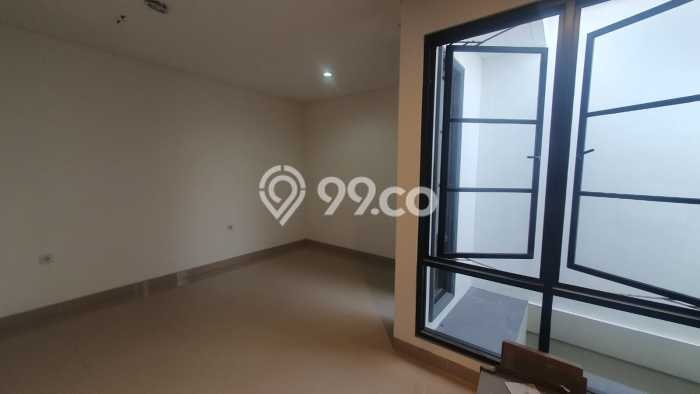 Rumah Luxury Modern Tanpa Renovasi di Citraland Surabaya Rumah Luxury Modern Tanpa Renovasi di Citraland Surabaya