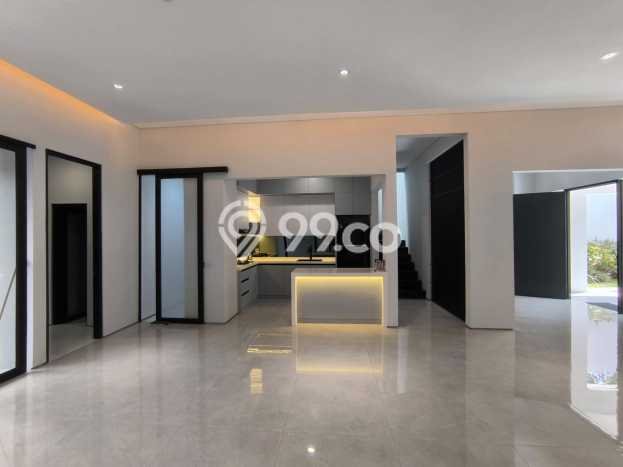 Rumah Elit Modern Siap Huni di Citraland Surabaya Rumah Elit Modern Siap Huni di Citraland Surabaya