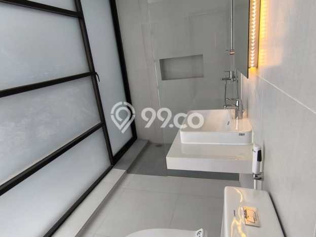 Rumah Elit Modern Siap Huni di Citraland Surabaya Rumah Elit Modern Siap Huni di Citraland Surabaya