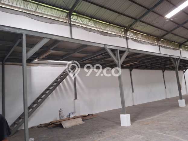 Disewakan Gudang di Kawasan Ramai Margomulyo Luas 825m2 Disewakan Gudang di Kawasan Ramai Margomulyo Luas 825m2
