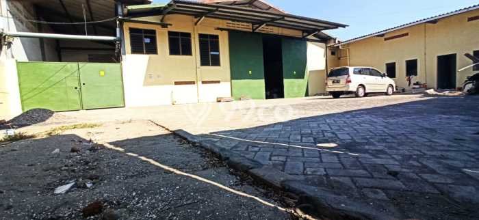 Gudang Dijual di Surabaya LT 1750m2 & LB 1300m2 Lokasi Terbaik! Gudang Dijual di Surabaya LT 1750m2 & LB 1300m2 Lokasi Terbaik!