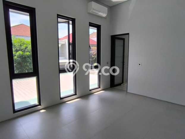 Rumah Elit Modern Siap Huni di Citraland Surabaya Rumah Elit Modern Siap Huni di Citraland Surabaya