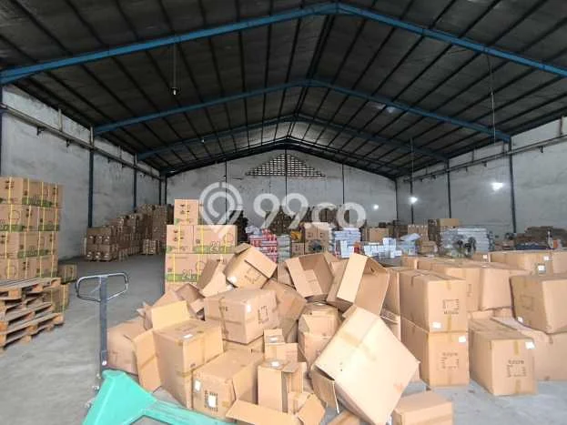 FOR RENT! Gudang di Margomulyo Cocok untuk Bisnis 875m2 FOR RENT! Gudang di Margomulyo Cocok untuk Bisnis 875m2
