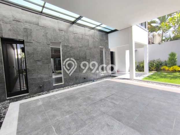 Rumah Elit Modern Siap Huni di Citraland Surabaya Rumah Elit Modern Siap Huni di Citraland Surabaya