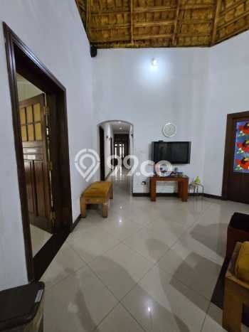 Rumah LT 907m² di Pusat Kota Riau, Bandung - Lokasi Strategis Rumah LT 907m² di Pusat Kota Riau, Bandung - Lokasi Strategis