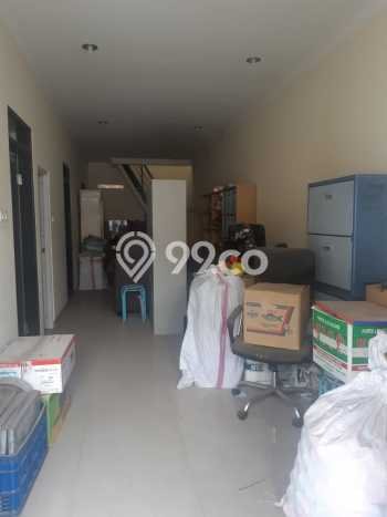 Kesempatan Investasi Rumah Terawat di Kawasan Taman Kopo Indah, Bandung Kesempatan Investasi Rumah Terawat di Kawasan Taman Kopo Indah, Bandung