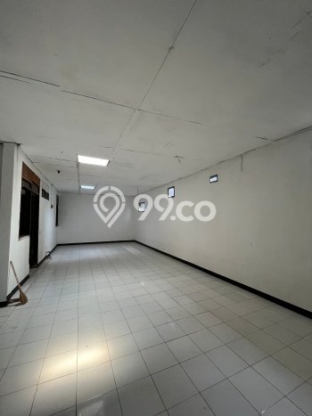 Rumah di Taman Kopo Indah, 1 KM, Akses Mudah Fasilitas Umum, LT 180m² Bangunan 180m² Rumah di Taman Kopo Indah, 1 KM, Akses Mudah Fasilitas Umum, LT 180m² Bangunan 180m²