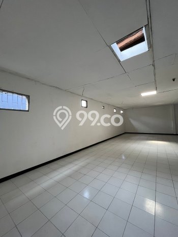 Rumah di Taman Kopo Indah, 1 KM, Akses Mudah Fasilitas Umum, LT 180m² Bangunan 180m² Rumah di Taman Kopo Indah, 1 KM, Akses Mudah Fasilitas Umum, LT 180m² Bangunan 180m²