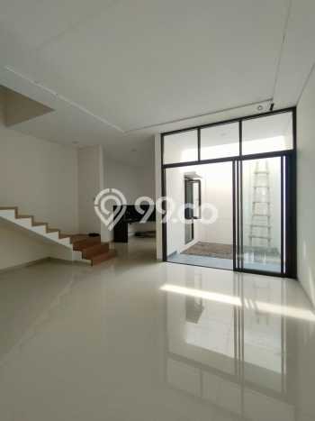 Rumah Strategis di Taman Kopo Indah, Dekat Kawasan Bisnis, Bandung - LT 114m² Rumah Strategis di Taman Kopo Indah, Dekat Kawasan Bisnis, Bandung - LT 114m²