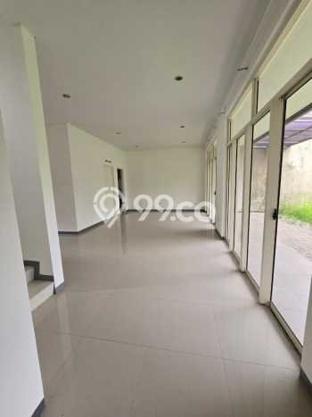 BEST DEAL! Rumah Untuk Investasi di , LT 297m2m² Bangunan 180m2m² BEST DEAL! Rumah Untuk Investasi di , LT 297m2m² Bangunan 180m2m²