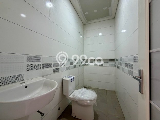Dijual Rumah Eksklusif 4 KT di Green Ville, Jakarta Barat Dijual Rumah Eksklusif 4 KT di Green Ville, Jakarta Barat