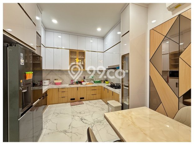 Ready to Use! Luxury House LT 75m2 Desain Elegan di Jelambar Ready to Use! Luxury House LT 75m2 Desain Elegan di Jelambar