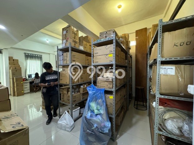 Dijual Rumah Kost di Kemanggisan, Jakarta Barat, 35 KT, 20 KM, Bangunan 945m2 Dijual Rumah Kost di Kemanggisan, Jakarta Barat, 35 KT, 20 KM, Bangunan 945m2