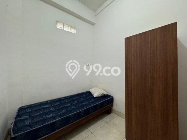 Dijual Rumah Kost di Kemanggisan, Jakarta Barat, 35 KT, 20 KM, Bangunan 945m2 Dijual Rumah Kost di Kemanggisan, Jakarta Barat, 35 KT, 20 KM, Bangunan 945m2