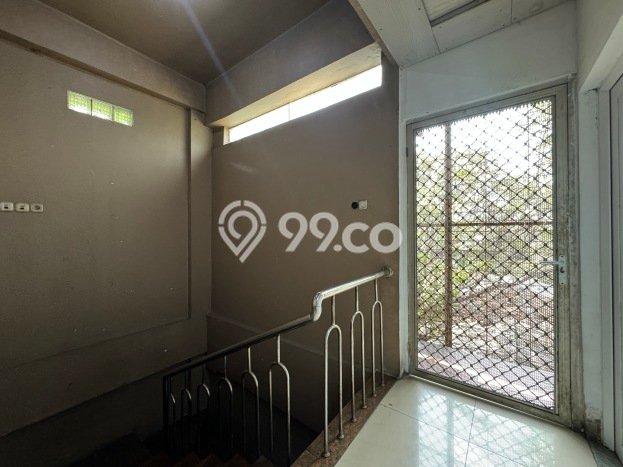 Dijual Rumah Kost di Kemanggisan, Jakarta Barat, 35 KT, 20 KM, Bangunan 945m2 Dijual Rumah Kost di Kemanggisan, Jakarta Barat, 35 KT, 20 KM, Bangunan 945m2