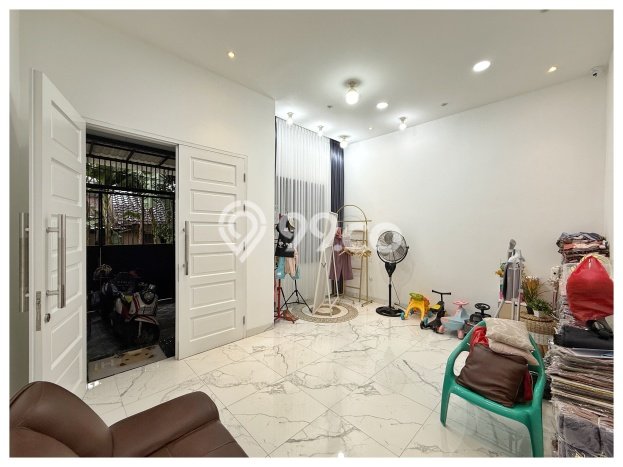 Ready to Use! Luxury House LT 75m2 Desain Elegan di Jelambar Ready to Use! Luxury House LT 75m2 Desain Elegan di Jelambar