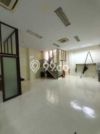 Dijual Rumah Luas Megah Dengan View Cantik di Permata Buana, Jakarta Barat Dijual Rumah Luas Megah Dengan View Cantik di Permata Buana, Jakarta Barat