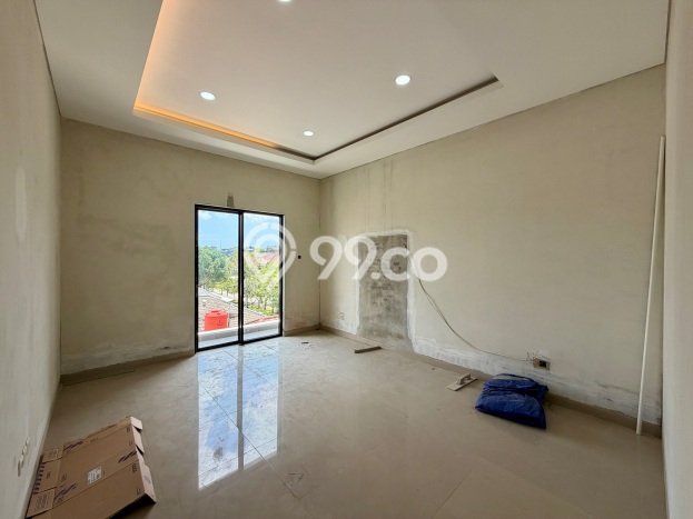 Dijual Rumah Eksklusif 4 KT di Green Ville, Jakarta Barat Dijual Rumah Eksklusif 4 KT di Green Ville, Jakarta Barat
