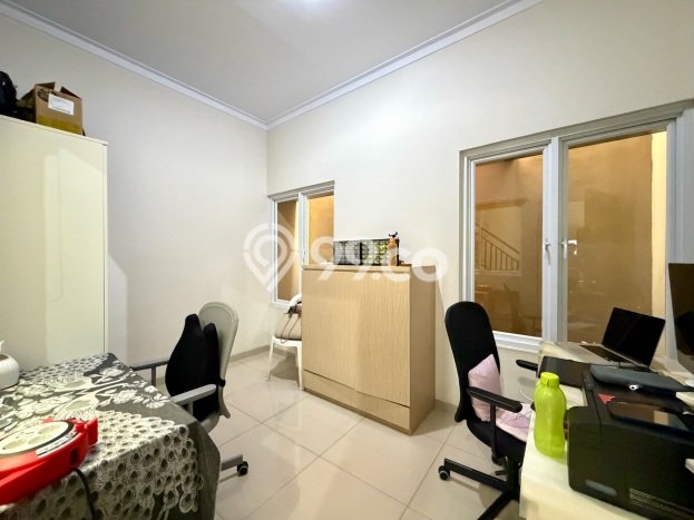 Rumah Modern 4 KT di Tanjung Duren Jakarta Barat Semi Furnished Rumah Modern 4 KT di Tanjung Duren Jakarta Barat Semi Furnished