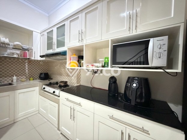 Rumah Modern 4 KT di Tanjung Duren Jakarta Barat Semi Furnished Rumah Modern 4 KT di Tanjung Duren Jakarta Barat Semi Furnished