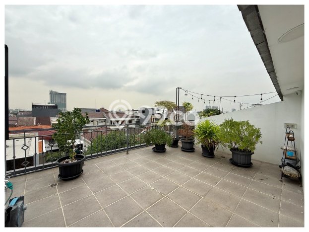 Ready to Use! Luxury House LT 75m2 Desain Elegan di Jelambar Ready to Use! Luxury House LT 75m2 Desain Elegan di Jelambar