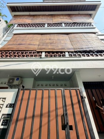 Kost Dijual di Cipete dengan 14 KT dan Luas 250m2 Kost Dijual di Cipete dengan 14 KT dan Luas 250m2