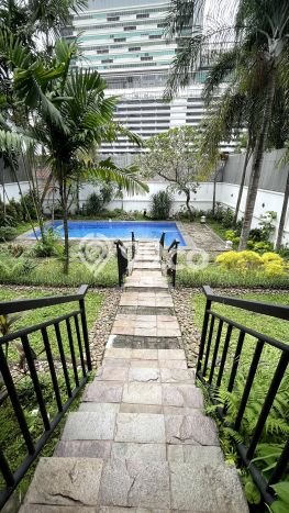 Rumah Mewah LB 500m2 Siap Huni Desain Elegan di Kemang, Jakarta Selatan Rumah Mewah LB 500m2 Siap Huni Desain Elegan di Kemang, Jakarta Selatan
