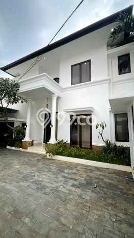Rumah Mewah LB 500m2 Siap Huni Desain Elegan di Kemang, Jakarta Selatan Rumah Mewah LB 500m2 Siap Huni Desain Elegan di Kemang, Jakarta Selatan