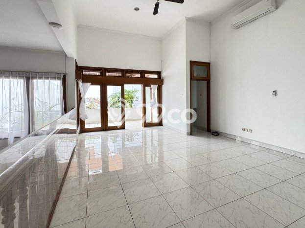 Disewakan Rumah Strategis di Pondok Indah LT 451m2 / LB 350m2 Siap Huni Disewakan Rumah Strategis di Pondok Indah LT 451m2 / LB 350m2 Siap Huni