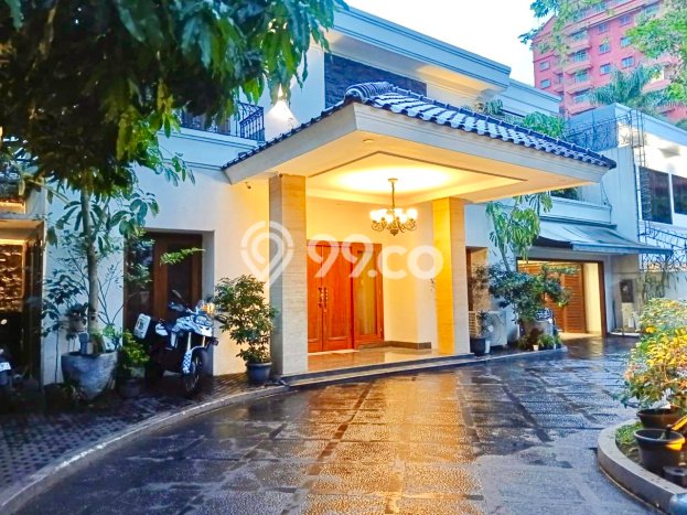 Hunian Mewah LB 1100m2 Siap Huni Desain Elegan di Pondok Indah, Jakarta Selatan Hunian Mewah LB 1100m2 Siap Huni Desain Elegan di Pondok Indah, Jakarta Selatan