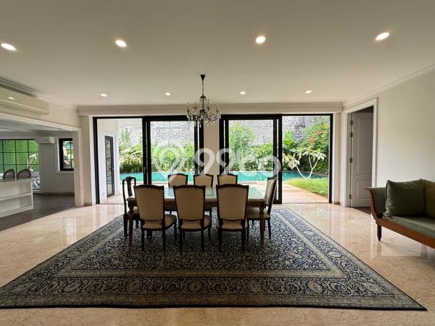 Sewa Rumah Strategis di Kemang LT 756m2 / LB 650m2 Siap Huni Sewa Rumah Strategis di Kemang LT 756m2 / LB 650m2 Siap Huni