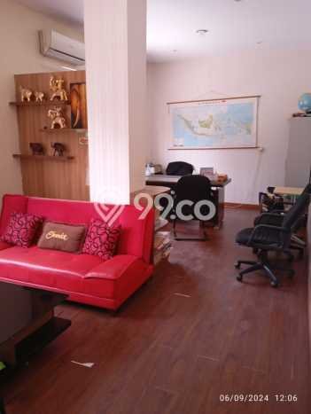 Ruko Dijual di Jakarta Pusat LT 135m2 & LB 135m2 Lokasi Terbaik! Ruko Dijual di Jakarta Pusat LT 135m2 & LB 135m2 Lokasi Terbaik!