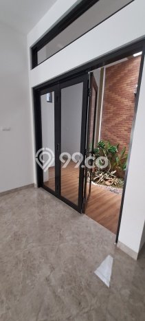 Rumah Elit Modern Tanpa Renovasi di BSD Nusaloka Tangerang Rumah Elit Modern Tanpa Renovasi di BSD Nusaloka Tangerang