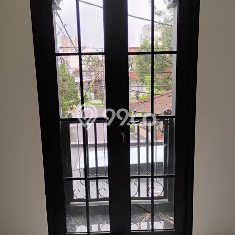 Rumah Elit Modern Tanpa Renovasi di BSD Nusaloka Tangerang Rumah Elit Modern Tanpa Renovasi di BSD Nusaloka Tangerang