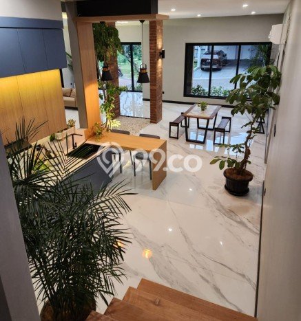 Ready to Use! Luxury House LT 256m2 Desain Elegan di BSD Ready to Use! Luxury House LT 256m2 Desain Elegan di BSD