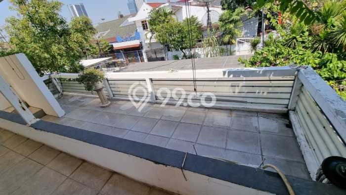 Rumah Luxury Modern Tanpa Renovasi di Sukomanunggal Surabaya Rumah Luxury Modern Tanpa Renovasi di Sukomanunggal Surabaya