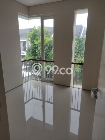 Rumah Luxury Modern Tanpa Renovasi di Citraland Surabaya Rumah Luxury Modern Tanpa Renovasi di Citraland Surabaya