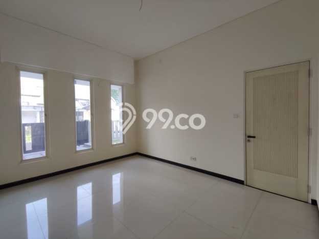 Rumah Luxury Modern Tanpa Renovasi di Citraland Surabaya Rumah Luxury Modern Tanpa Renovasi di Citraland Surabaya