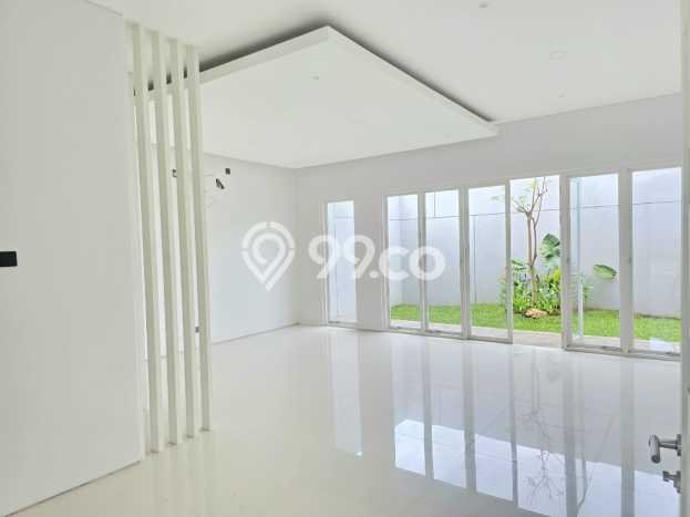 Hot Offer Hunian Mewah Ideal dan Luas di Wiyung, Surabaya Hot Offer Hunian Mewah Ideal dan Luas di Wiyung, Surabaya