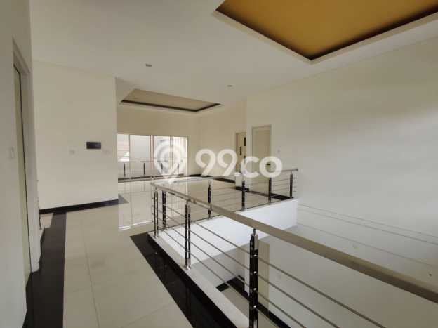 Rumah Luxury Modern Tanpa Renovasi di Citraland Surabaya Rumah Luxury Modern Tanpa Renovasi di Citraland Surabaya