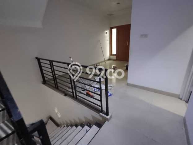 Rumah sewa siap pakai 5 KT di Tomang, Jakarta Barat Rumah sewa siap pakai 5 KT di Tomang, Jakarta Barat