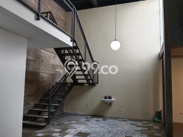 Disewakan! Rumah 6 Kamar Tidur &
4 Kamar Mandi di Burangrang, Bandung Disewakan! Rumah 6 Kamar Tidur &
4 Kamar Mandi di Burangrang, Bandung