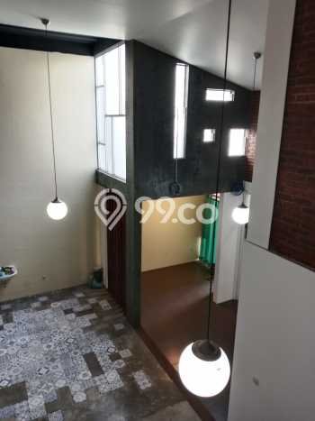 Disewakan! Rumah 6 Kamar Tidur &
4 Kamar Mandi di Burangrang, Bandung Disewakan! Rumah 6 Kamar Tidur &
4 Kamar Mandi di Burangrang, Bandung