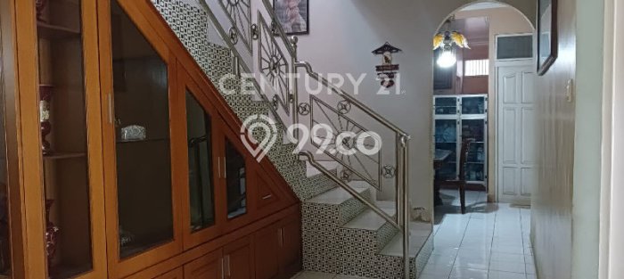 For Sale Rumah 4 Kamar Lokasi Strategis Nyaman dan Strategis di Pontianak Selatan For Sale Rumah 4 Kamar Lokasi Strategis Nyaman dan Strategis di Pontianak Selatan