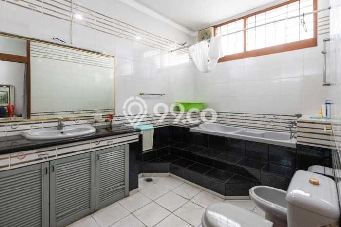 Siap Huni Hunian Elit 6 Kamar di Coblong Dekat ke Mana Saja Siap Huni Hunian Elit 6 Kamar di Coblong Dekat ke Mana Saja