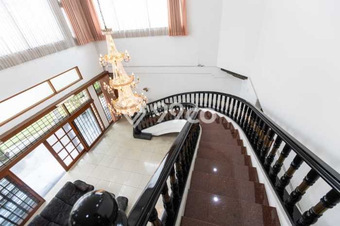 Siap Huni Hunian Elit 6 Kamar di Coblong Dekat ke Mana Saja Siap Huni Hunian Elit 6 Kamar di Coblong Dekat ke Mana Saja
