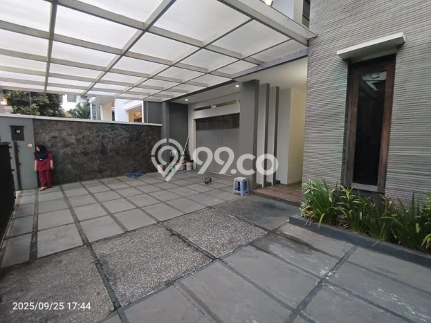 Rumah Eksklusif Siap Huni LT 400m2 di Batununggal, Bandung Rumah Eksklusif Siap Huni LT 400m2 di Batununggal, Bandung